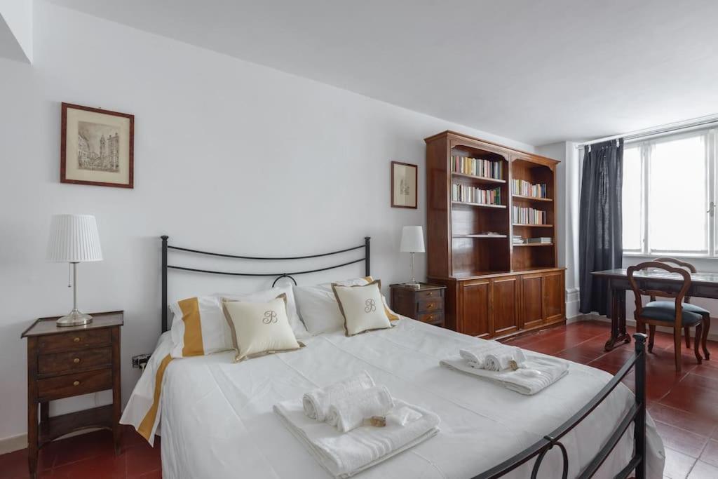 Discover The Pantheon From The Berardi Studio Flat Екстериор снимка