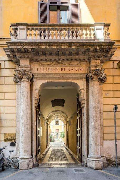 Discover The Pantheon From The Berardi Studio Flat Екстериор снимка